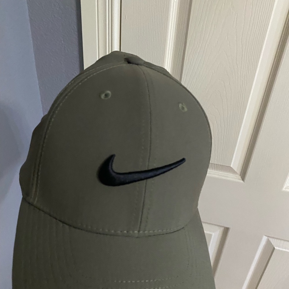 Nike SnapBack hat - Picture 2 of 2